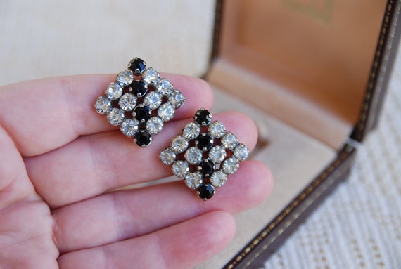 Vintage Diamond shape Art Deco clip on earrings 1… - image 5