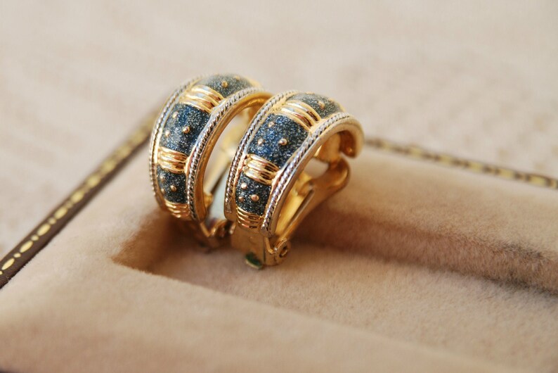 Silver and Grey enamel Ear hugged hoops Costume jewelry gift for women Vintage 70/'s Half hoop Clip on earrings Etruscan style Two tone Gold