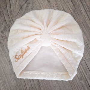 Turban bonnet brodé prénom personnalisé bébé, enfant, adulte noeud, buns ou simple en tissu matelassé torsadés chaud hiver image 7