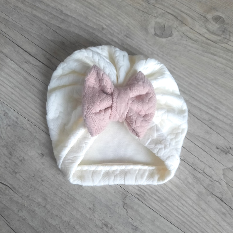 Turban bonnet brodé prénom personnalisé bébé, enfant, adulte noeud, buns ou simple en tissu matelassé torsadés chaud hiver image 4
