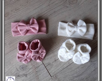 Baby headbands and assorted bow booties set