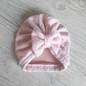 Turban bonnet brodé prénom personnalisé bébé, enfant, adulte noeud, buns ou simple en tissu matelassé torsadés chaud hiver image 6