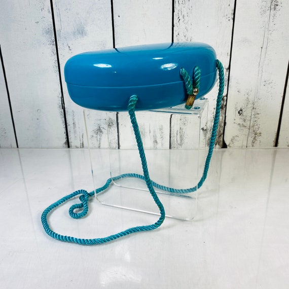 Vintage turquoise plastic hand purse very 80’!!! - image 3