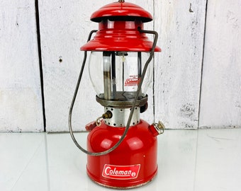 Vintage Coleman Lantern Model 200