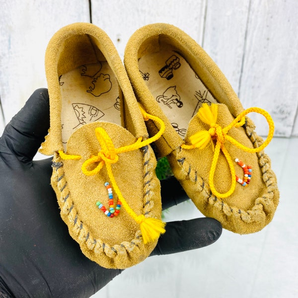 Vintage Children First nation moccasin