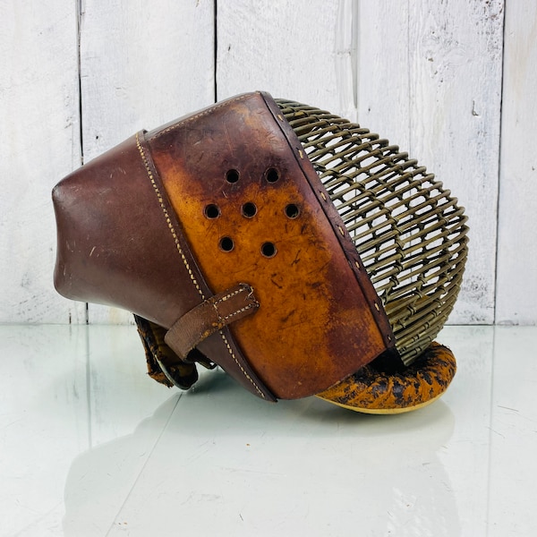 Seltene englische Leder-BAJONETT-Fechtübungsmaske aus dem Ersten Weltkrieg von F.H. Ayres