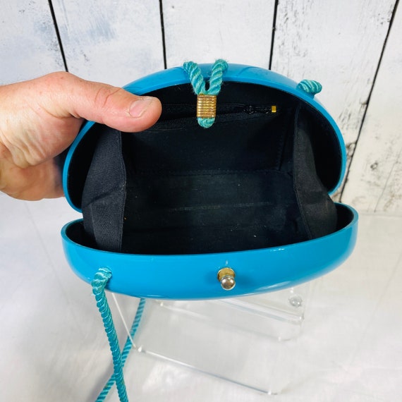 Vintage turquoise plastic hand purse very 80’!!! - image 2