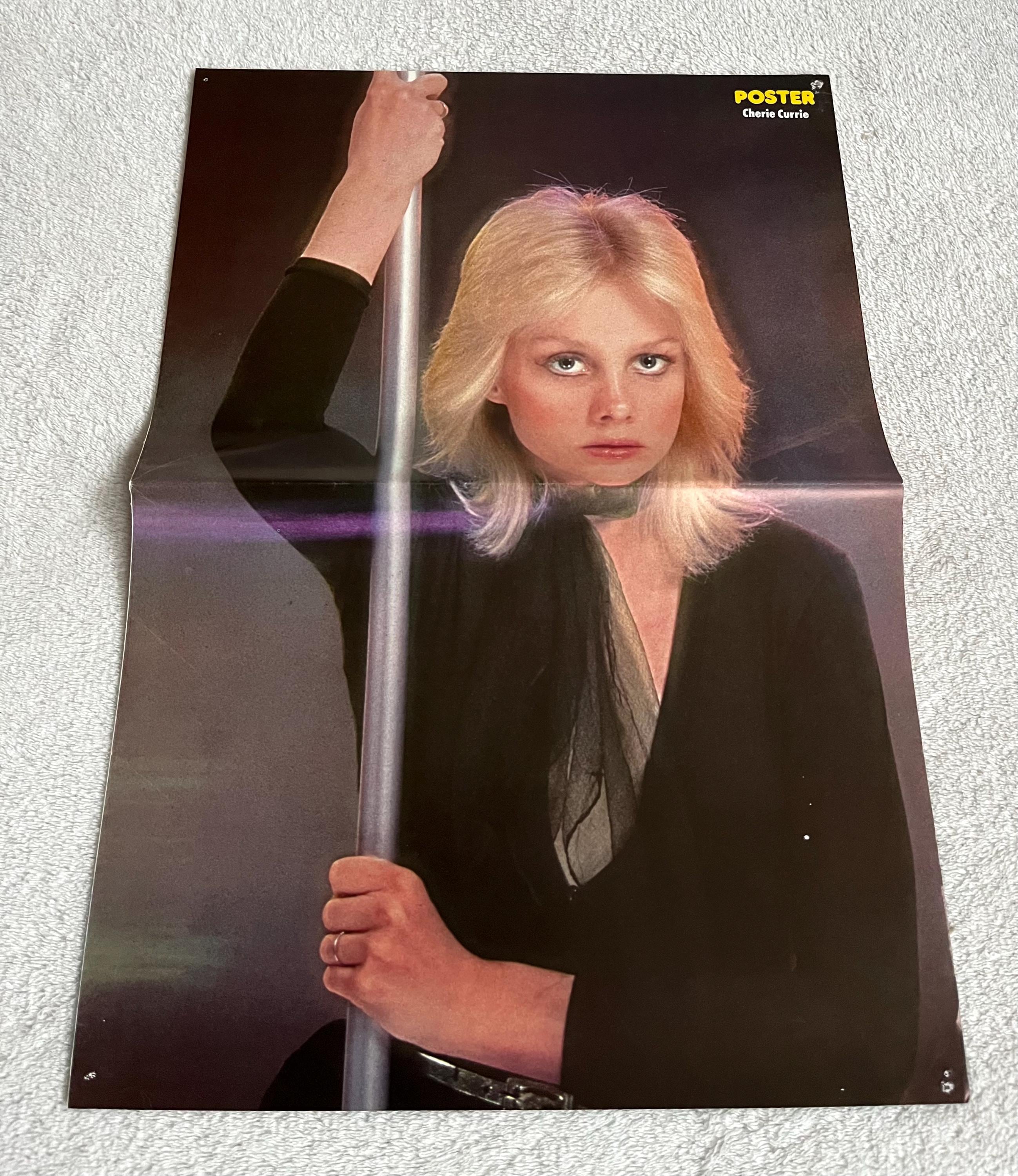 超貴重 ランナウェイズ チェリーカリー 1976年ポスター 大判 絹目表面 美品 The Runaways Poster 1977 Swedish Poster Music Magazine 1970s Joan
