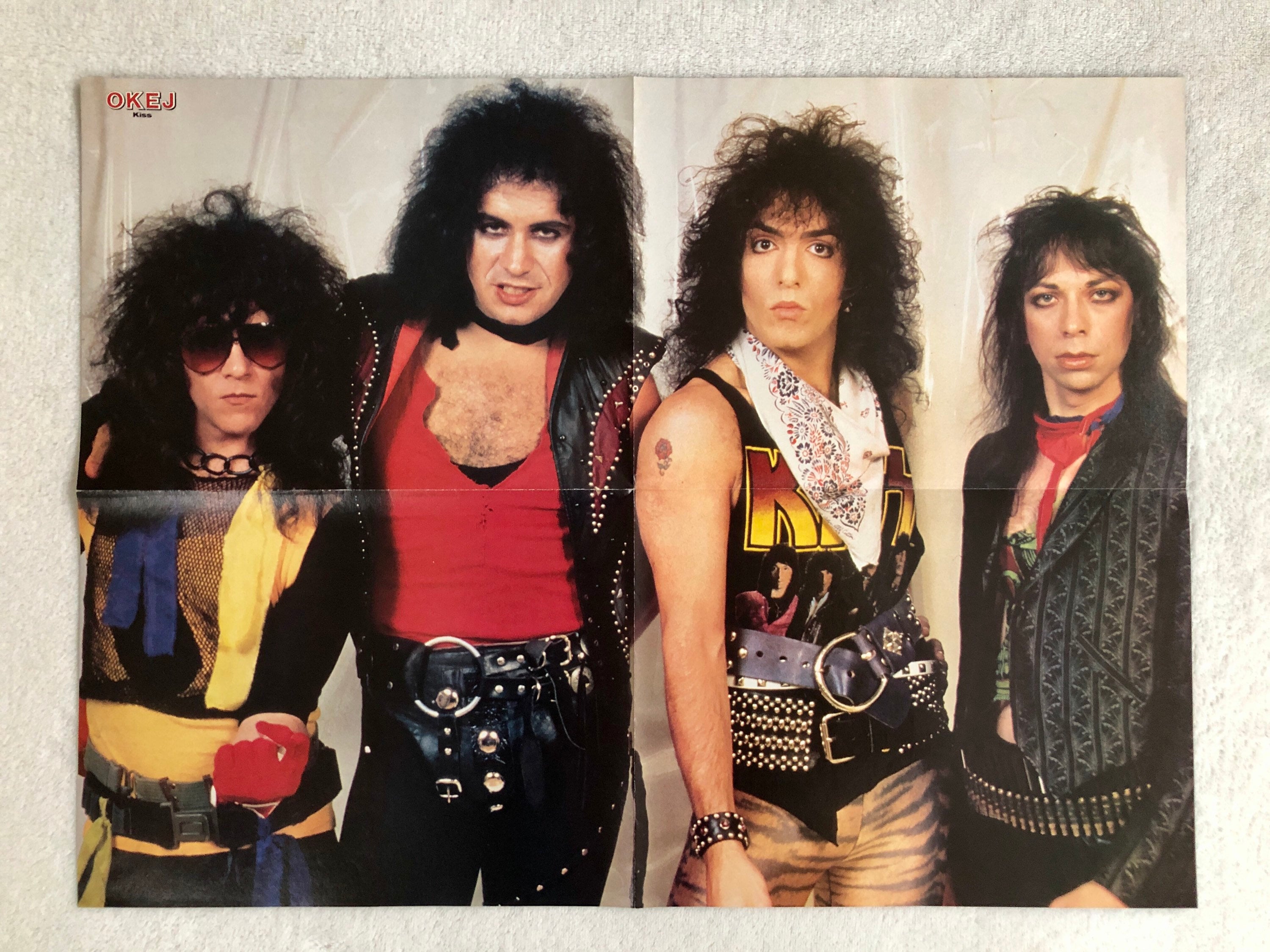 Kiss / Dynasty (Autographed!! 全員直筆サイン入り、鑑定書付き
