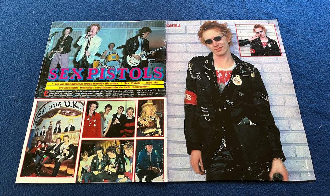 The story of Oi （１９８２）スキンヘッド、パンクス 雑誌 il_1080xN.7082665084_qvpk.jpg