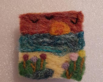 Il magnete da frigorifero in feltro ad ago raffigurante un tramonto sulla spiaggia è un regalo ideale per ogni occasione