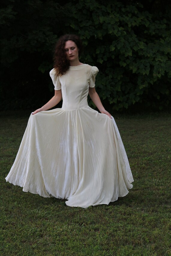 antique 1930s / 40s silk velvet ivory gown - image 8