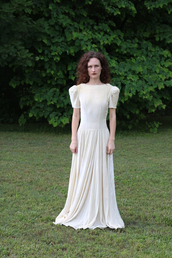 antique 1930s / 40s silk velvet ivory gown - image 5