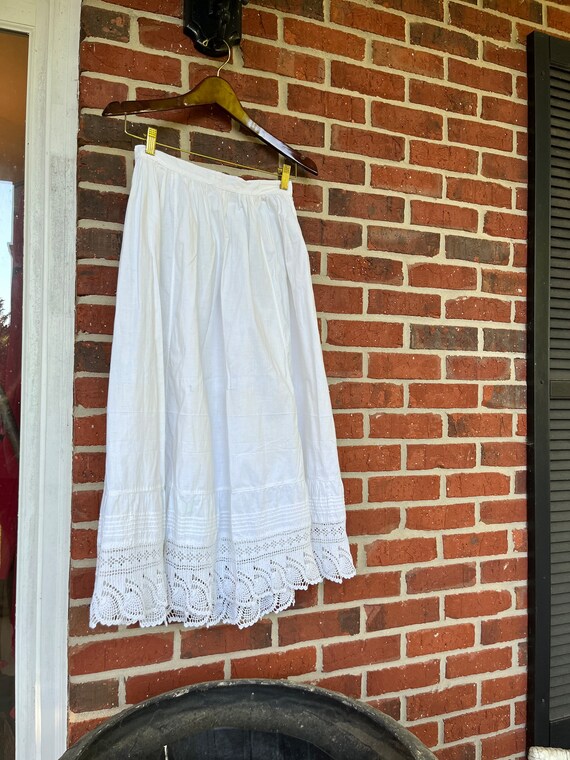 Edwardian Cotton Skirt with Crochet Lace Appliqués –1900s- ED25 main image 0