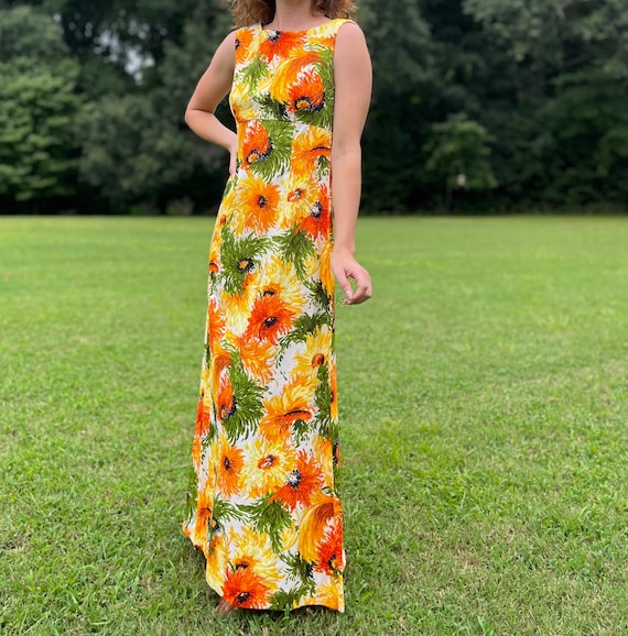 vintage 1960s Ui Maikai Hawaiian floral dress - image 1