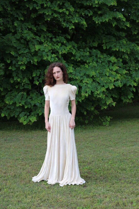 antique 1930s / 40s silk velvet ivory gown - image 2