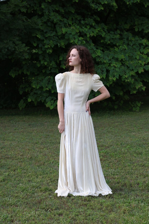 antique 1930s / 40s silk velvet ivory gown - image 6