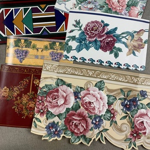 Vintage Tapete Bordüren. 7 Stück in variierenden Größen, mehrere davon mit Bogenkante, überwiegend geblümt. Junk Journal, Verzierung, Ephemera