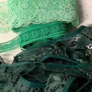 Shades of Green Lace Borten. 3 verschiedene Muster und verschiedene Breiten. 9 Meter. Für Scrapbook, Slow Stitch, Verzierungen...