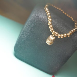 Pulsera de tendencia asiática, pulsera de acero de titanio, pulsera minimalista con forma de gato de la suerte, pulsera de cuentas de oro, pulsera con forma de animal, regalo para mujer