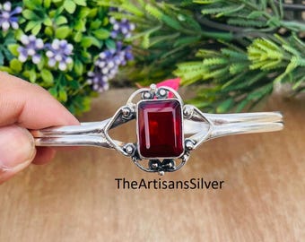 Brazalete rígido de granate rojo / Pulsera rígida de plata de ley hecha a mano estilo boho con piedras preciosas / Joyería de la piedra natal de enero