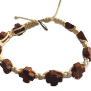 Pulseira de rosário católica feita à mão em madeira de oliveira com cruzes de Medjugorje Tamanho ajustável Pulseira feminina masculina Branca Preta + Cartão Sagrado