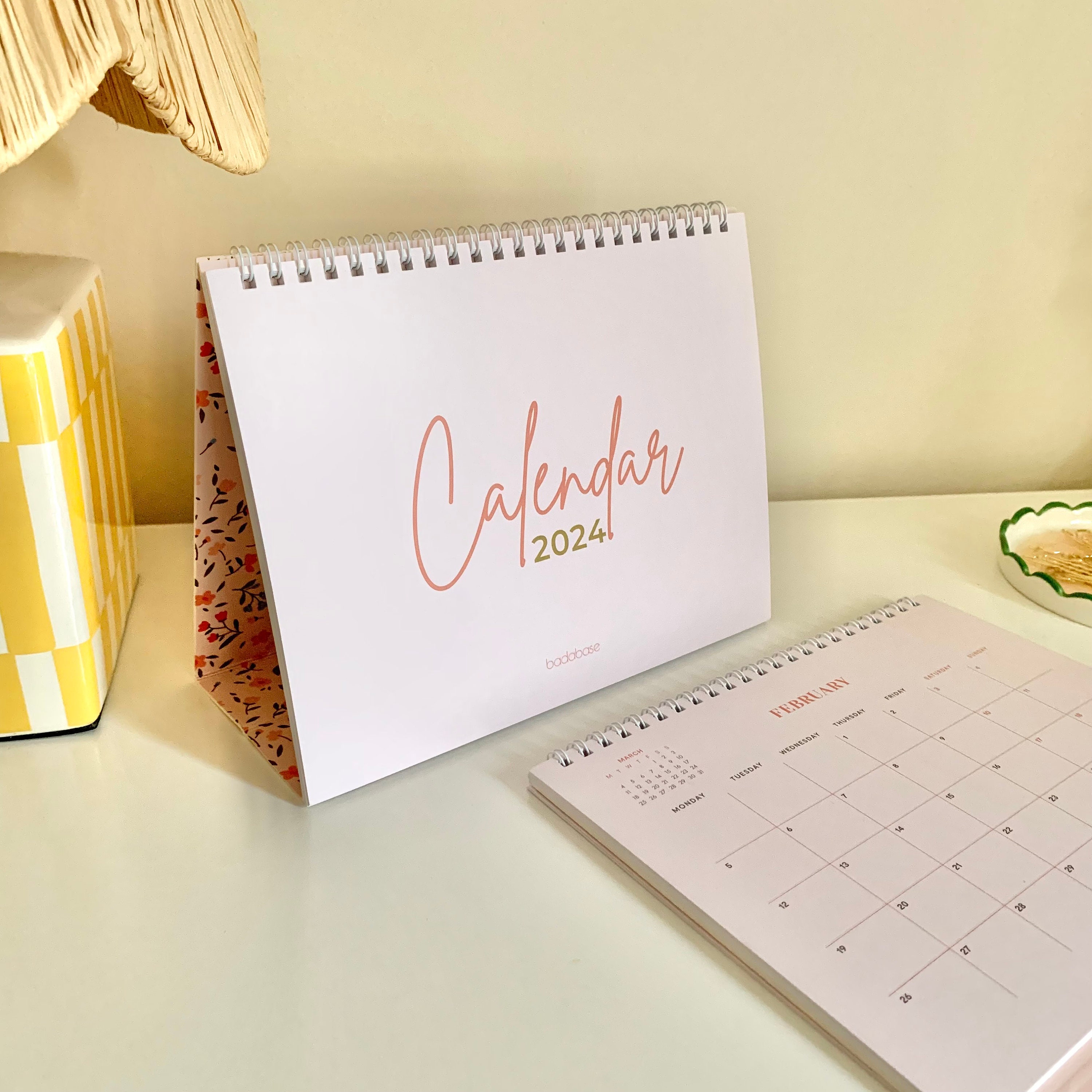 A5 Minimalist Desk Calendar Planner, Month at A Glance Mid Year Desktop  Calendar With Stickers, A5 Size, 2024 -  Norway