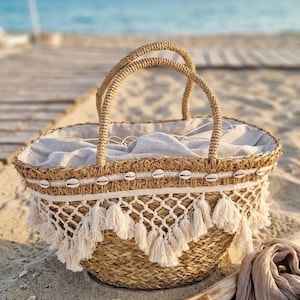 Natural Straw Macrame Bag Boho Beach Tote Handmade with Shells Lace Fringe Summer Basket Bag Resort Style Eco Chic