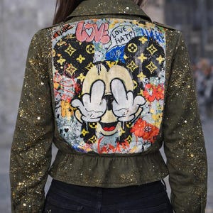 Giacca Militare Corta Dipinta a Mano – Giacca Upcycled con Paillettes Stile Mickey, Giacca Army Donna Unica Stile Street Art