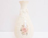 Royal Heritage The Cameo Ribbon Vase Amhearst Manor Collection Porcelain