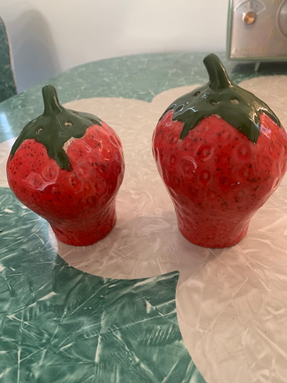 Large ceramic strawberry salt and pepper | Etsy