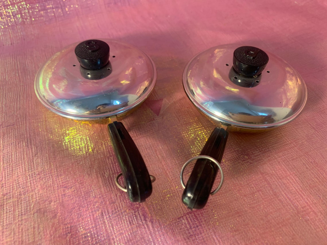 Vintage frying Pan salt and pepper shakers Etsy
