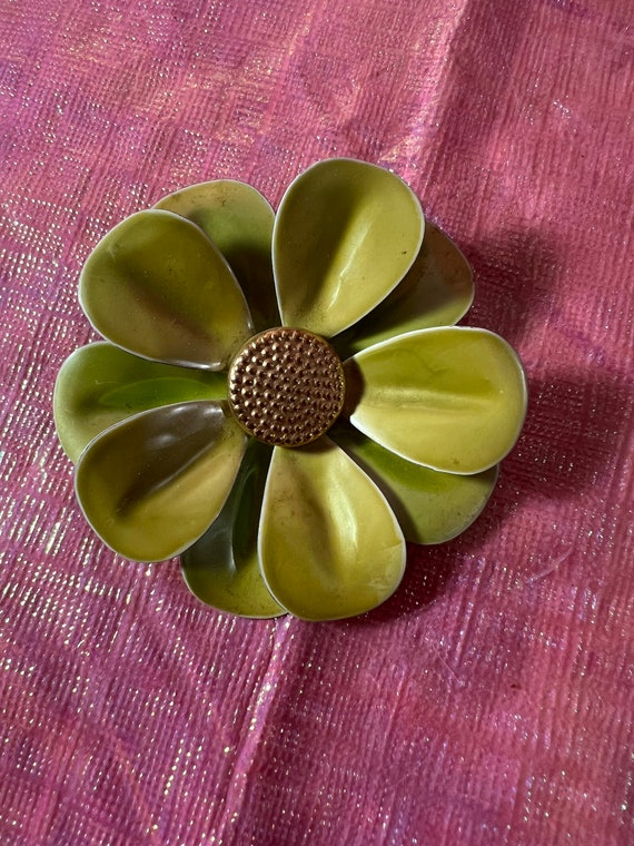 Enamel metal flower brooch Gem