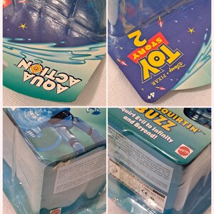 Peut inclure: Une figurine d'action en plastique bleu de Buzz l'&Eacute;clair de la franchise Toy Story. La figurine est emball&eacute;e dans une bo&icirc;te &agrave; bulles en plastique transparent avec un dos en carton bleu et blanc. L'emballage pr&eacute;sente le logo Toy Story et la phrase "Quirt Evil to Infinity and Beyond!" La figurine tient un appareil bleu qui projette de l'eau.