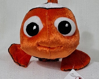 Retired New with Tags Dsiney Pixar Finding Nemo Clownfish Lucky fin Disney Plush Bean Beanie Bag Doll