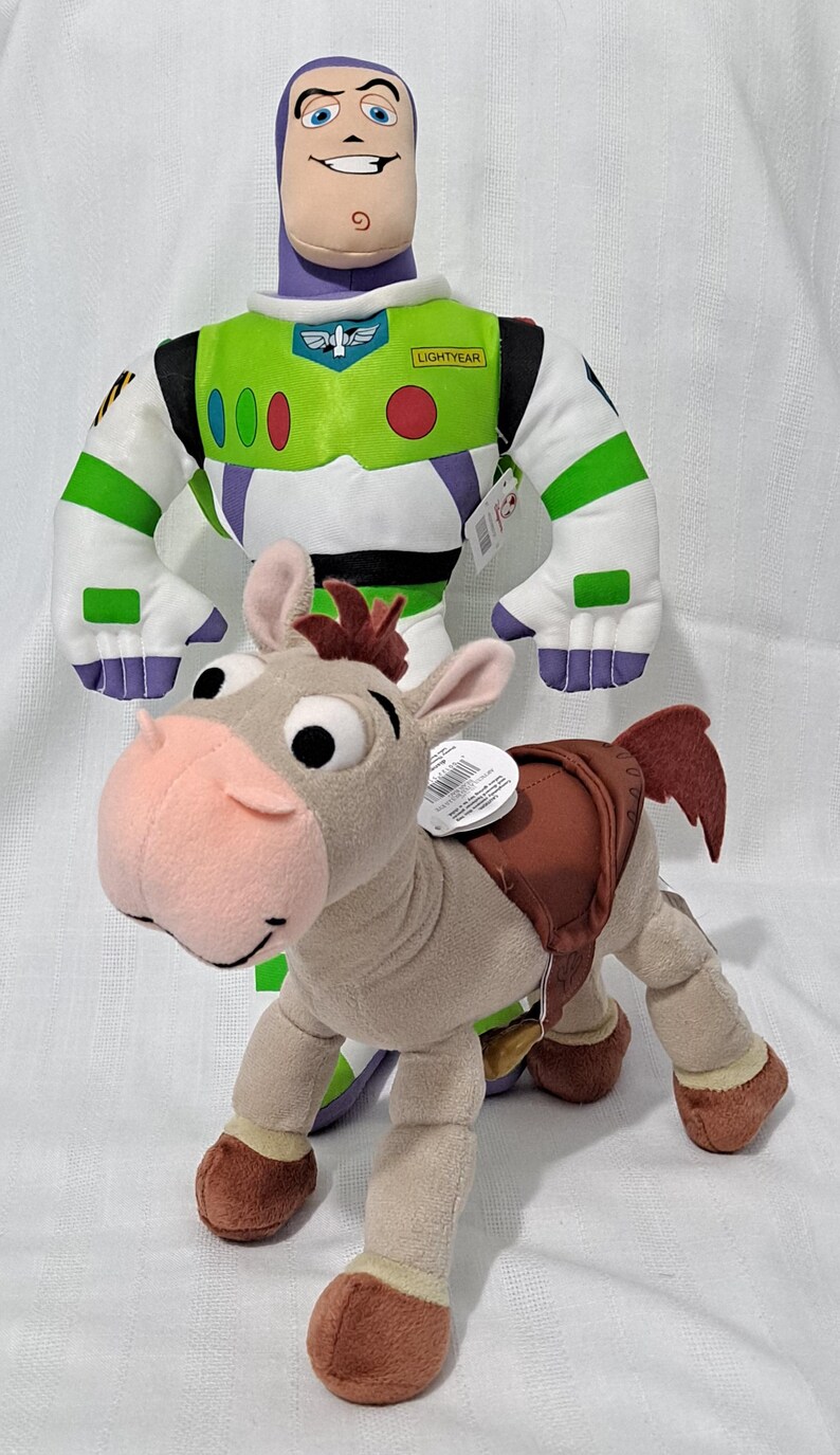 Vintage Nuevo con etiquetas Disney Pixar Toy Story Tamaño básico Buzz Lightyear Disney Store o muñeco de peluche articulado Bullseye the Horse Exclusivo del parque imagen 2