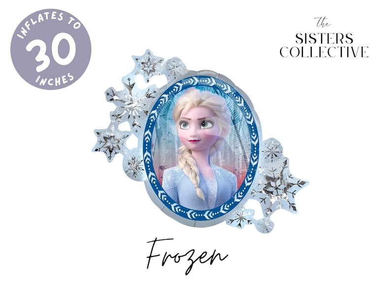Pu&ograve; includere: Un palloncino in alluminio di forma ovale con Elsa di Frozen, circondato da fiocchi di neve argentati. Il palloncino &egrave; indicato per gonfiarsi fino a 76 cm. Il testo "The Sisters Collective" e "Frozen" appaiono nell'immagine con il palloncino.