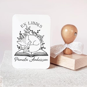 Buchliebhaber Geschenk zum Lesen Buchgeschenk aus der Bibliothek Exlibris Personalisiertes Lesegeschenk Buchsammler Geschenkkorb Buchzubehör Set