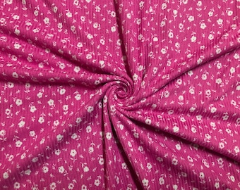 Felroze geribbelde stof met bloemen, rayon en spandexmix
