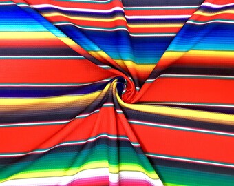 Könnte beinhalten: Rot, gelb, blau, grün und weiß gestreiftes Gewebe mit einer strukturierten Oberfläche.
