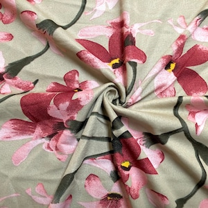 Tela estampada Liverpool Knit - Flores rosadas, borgoña y vainilla - LVPR282 - Se vende cortada a medida - Tela para ropa
