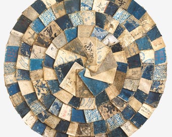 Arte antiguo japonés en xilografía: Escultura circular de pared azul y blanca