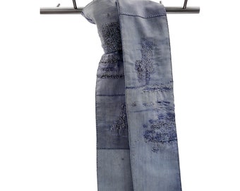 Bufanda de trabajo francesa antigua Moleskine reutilizada, muy descolorida, reparada, remendada y zurcida