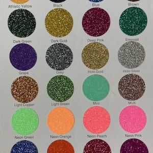 Pu&ograve; includere: Una tabella colori con 25 colori glitter in campioni circolari. I colori includono giallo atletico, nero, blu, marrone, verde scuro, oro scuro, rosa intenso, smeraldo, uva, grigio e altro. Ogni campione &egrave; etichettato con il suo nome di colore.