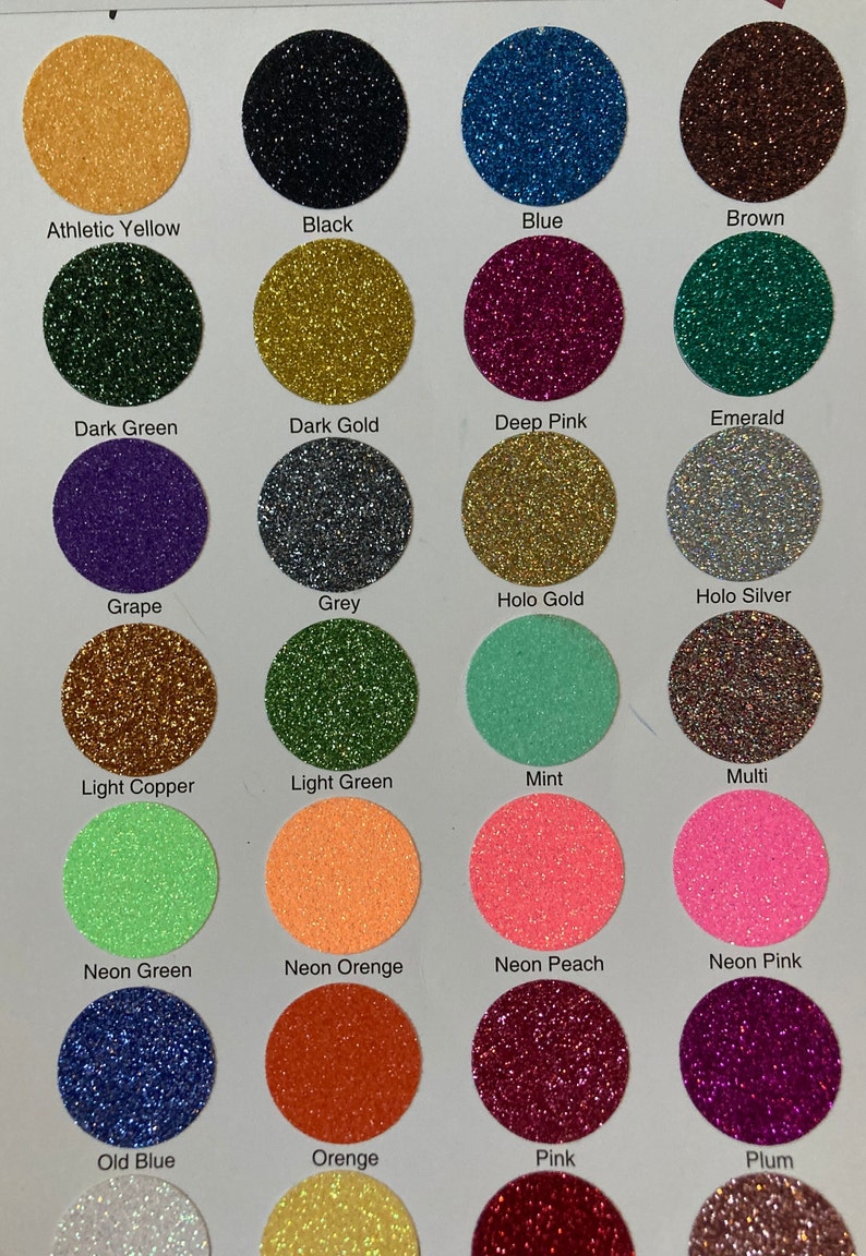Pu&ograve; includere: Una tabella colori con 25 colori glitter in campioni circolari. I colori includono giallo atletico, nero, blu, marrone, verde scuro, oro scuro, rosa intenso, smeraldo, uva, grigio e altro. Ogni campione &egrave; etichettato con il suo nome di colore.