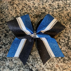 Noeud en strass noir et bleu. Noeud personnalisé aux couleurs de votre équipe. Arc d&#39;acclamation, arc de danse. Joli noeud fait pour vous.