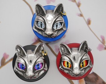 Cool Cat with Earring - Choose from 3 Different Eye Colors - SMALL 40MM (1.6 INCH) 4 Part Herb Grinder