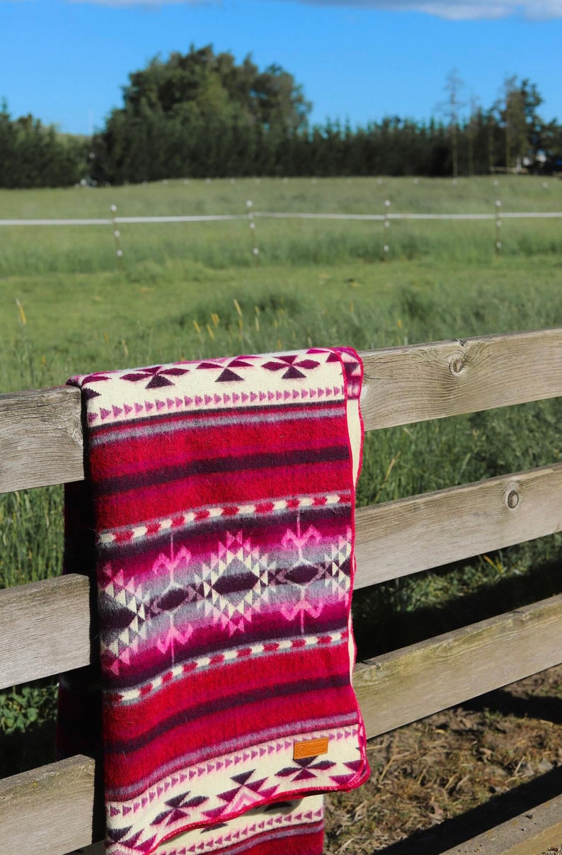 Horse Riding Blanket Pink Southwestern Throw Blanket Equestrian Gifts for Women Pink Western Decor Boho Blanket for Girl Aztec Style Bedding