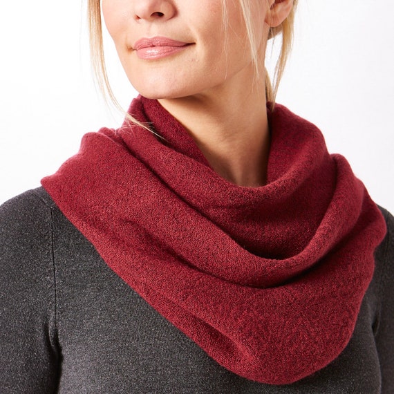 Burgundy Infinity Scarf Loop Scarf Woven Fleece Circle Scarf Soft Handwoven Scarf Gift for Mom Mothers Day Gift Cashmere Infinity Knit Scarf Etsy UK