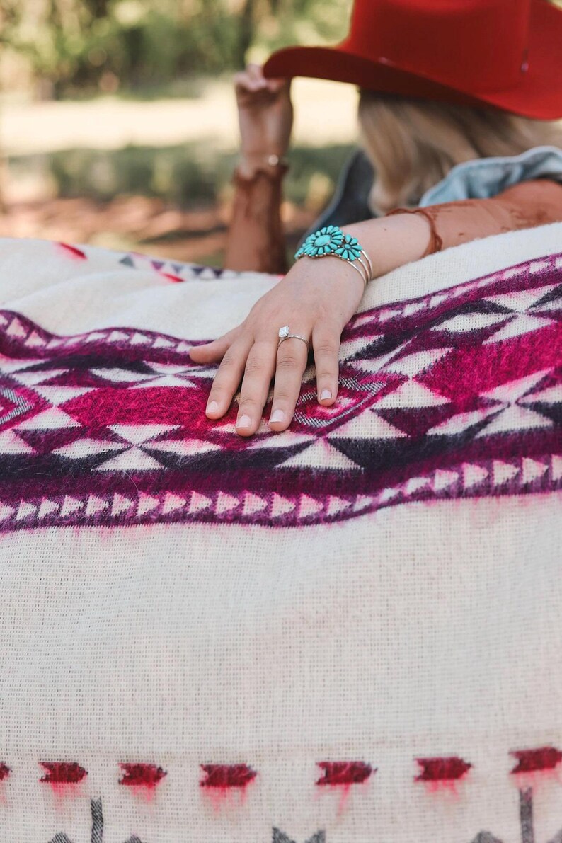 Horse Riding Blanket Pink Southwestern Throw Blanket Equestrian Gifts for Women Pink Western Decor Boho Blanket for Girl Aztec Style Bedding